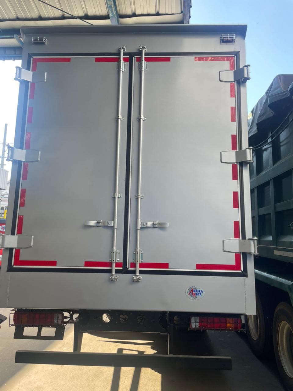Tronton wingbox - Tinggi